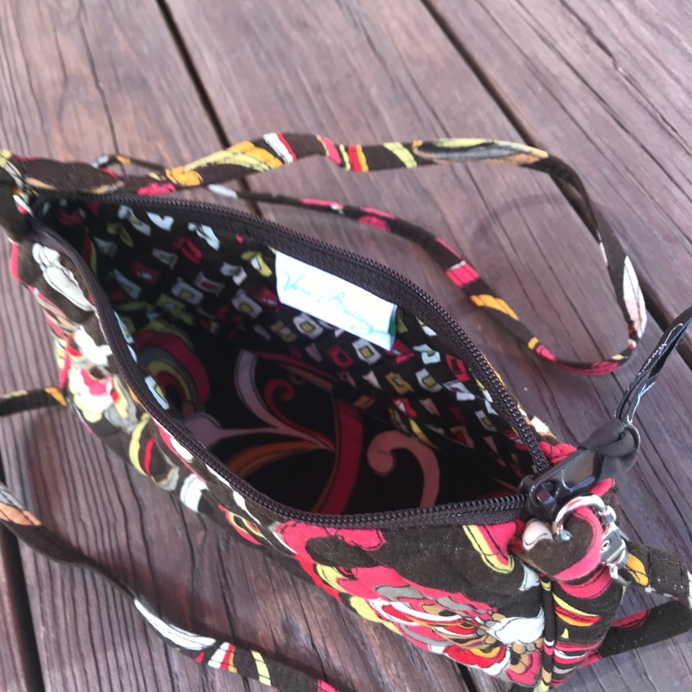 Vera Bradley purse.  NWOT! Excellent condition, never used, smoke free home. - Picture 3 of 7